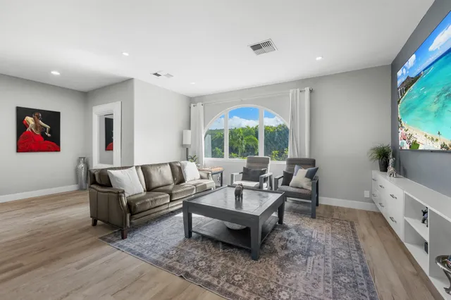 $1,998,000 | 12 Areca Place, Lahaina, HI 96761