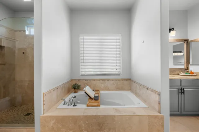 $1,998,000 | 12 Areca Place, Lahaina, HI 96761