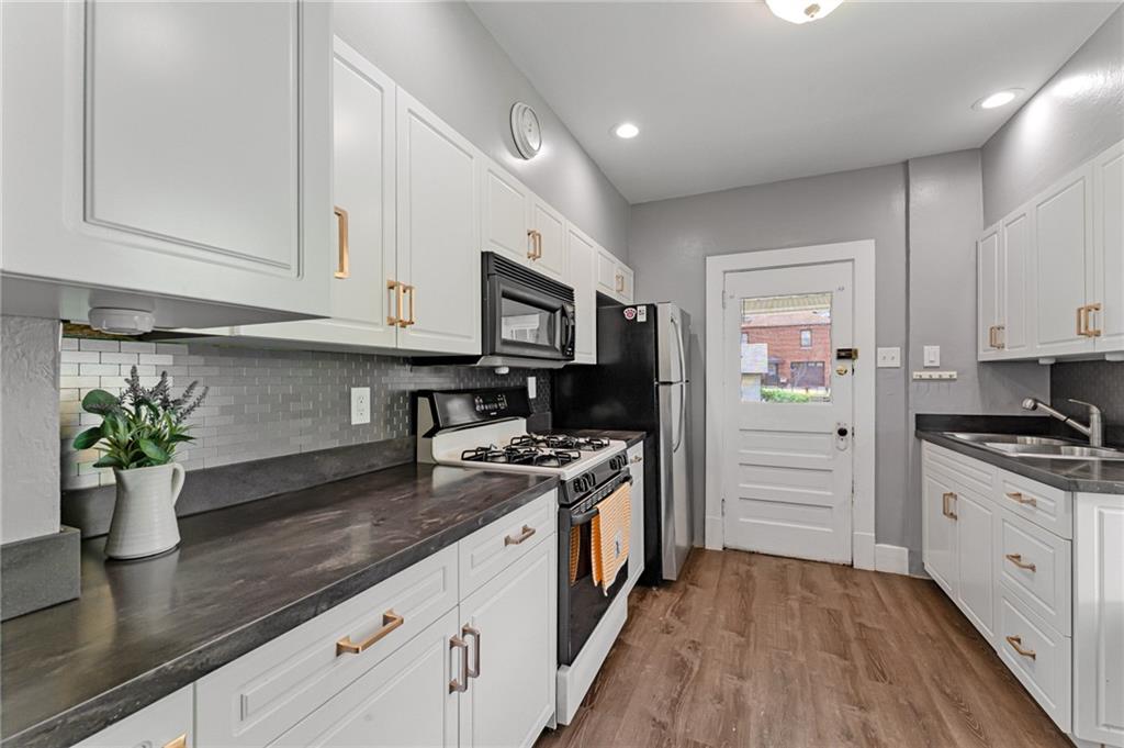 802 Bower Hill Road Bridgeville, PA 15017 - Photo 2 of 21 Kitchen