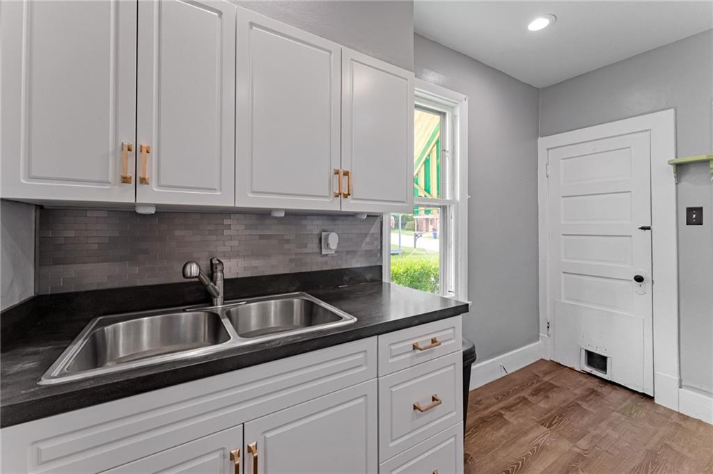 802 Bower Hill Road Bridgeville, PA 15017 - Photo 3 of 21 Kitchen