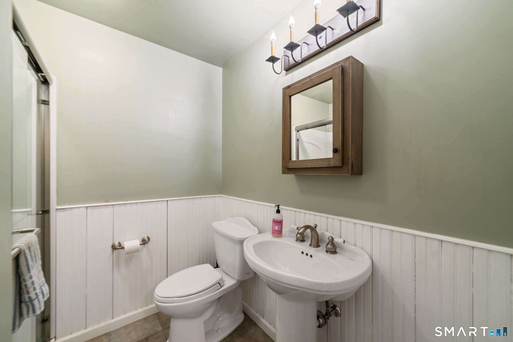 26 Corbin Road Hamden, CT 06517 - Photo 12 of 38
