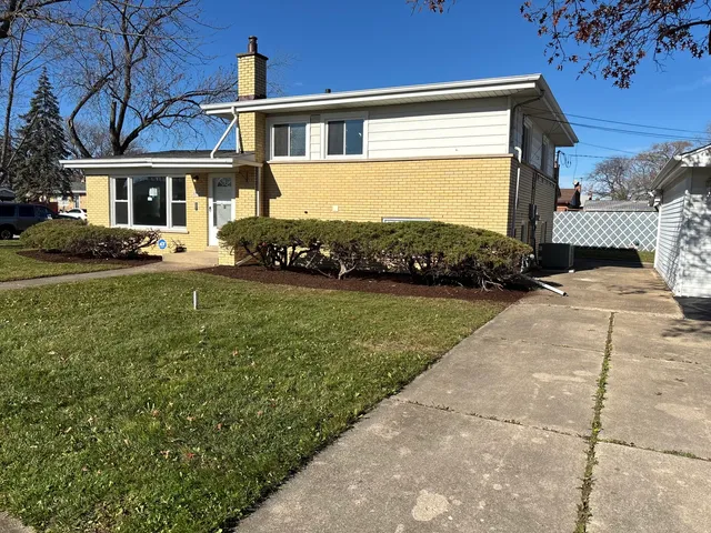$299,700 | 191 Kathleen Lane, Chicago Heights, IL 60411