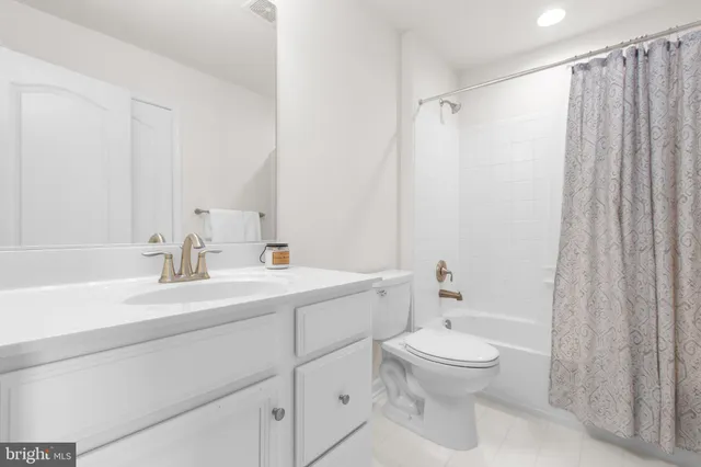 an empty room with a empty space