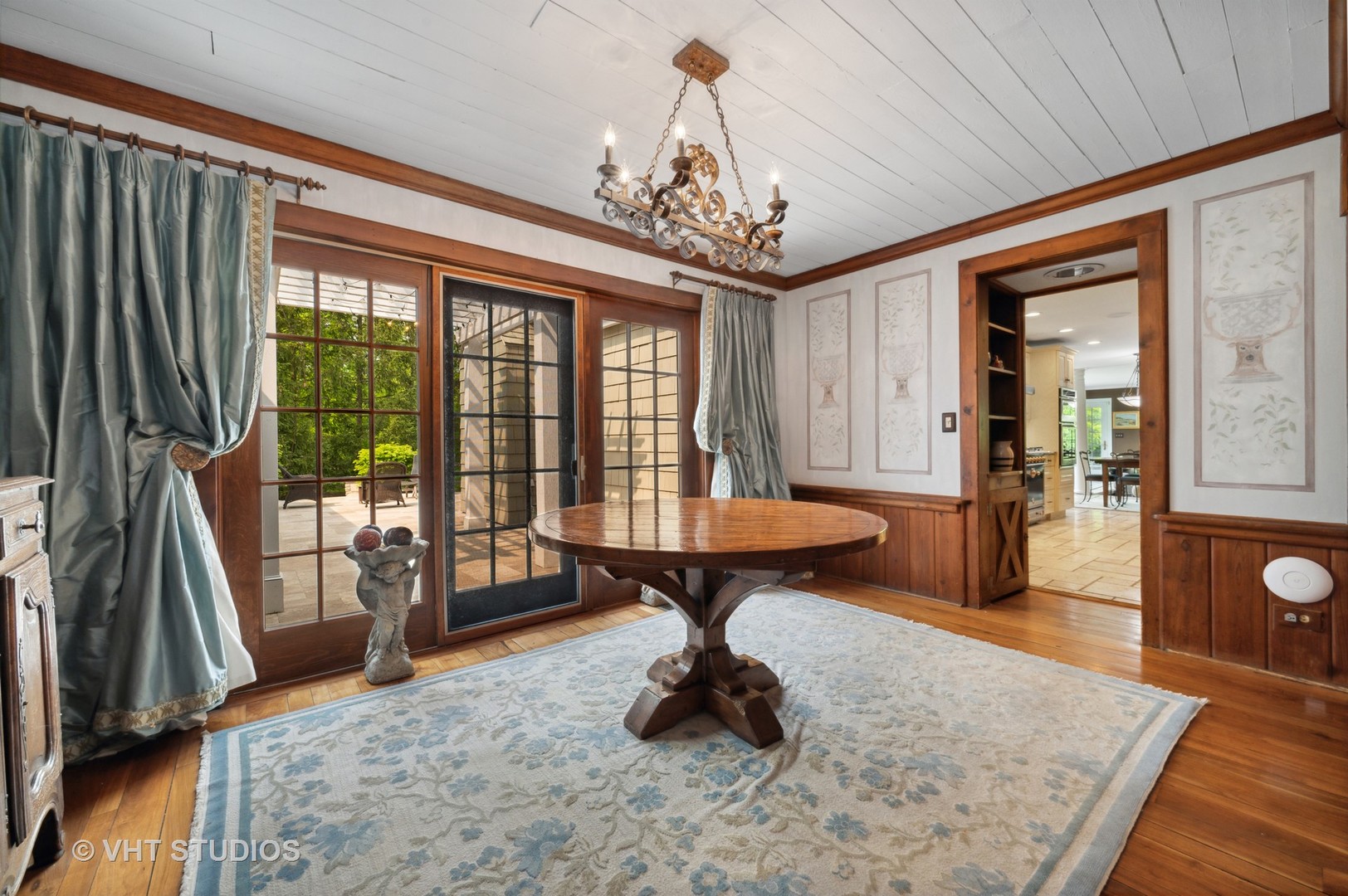 730 Glenview Road Glenview, IL 60025 - Photo 26 of 45 a room with lots of furniture and a chandelier