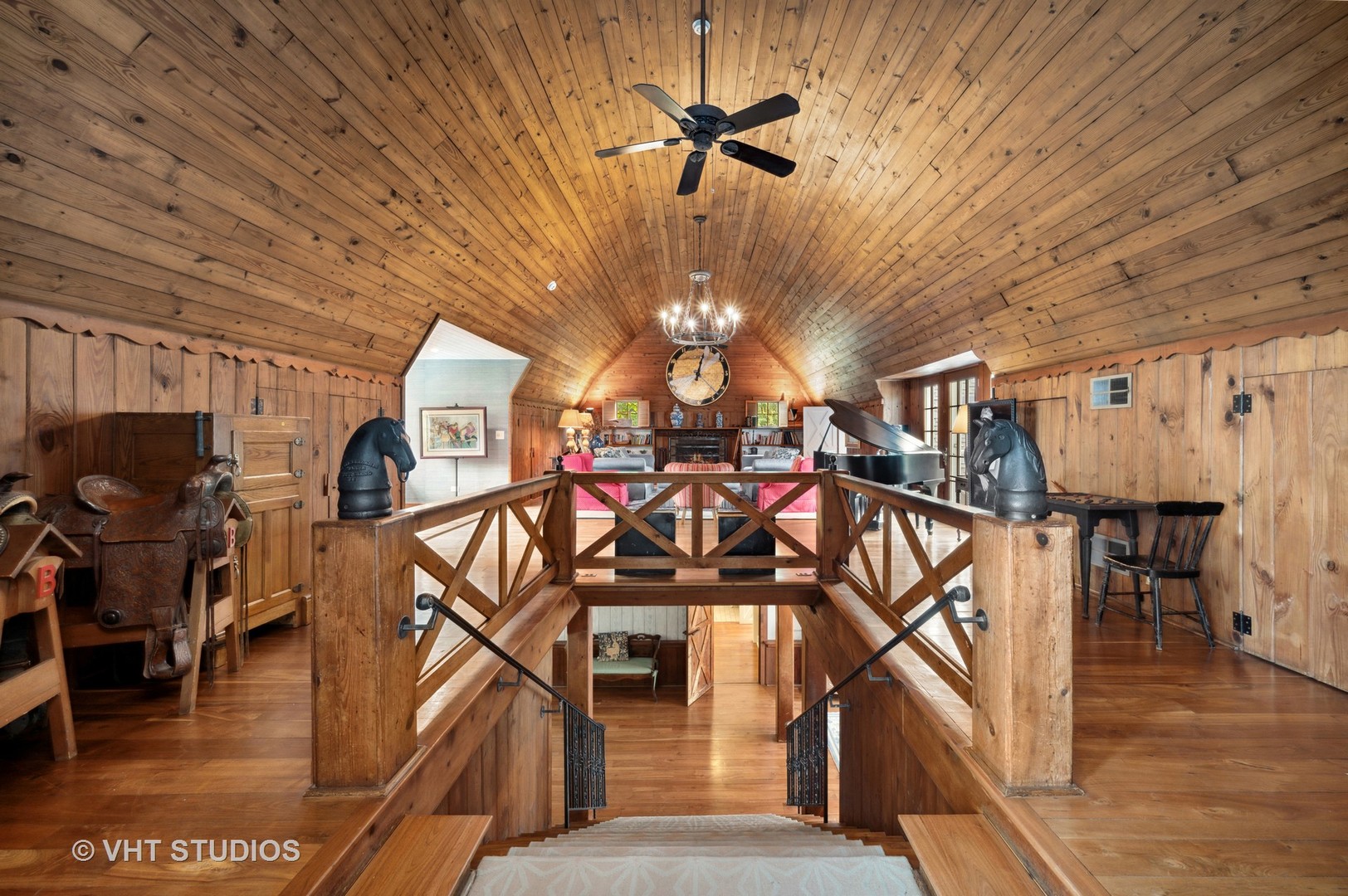 730 Glenview Road Glenview, IL 60025 - Photo 35 of 45 a view of a livingroom with furniture and hardwood floor