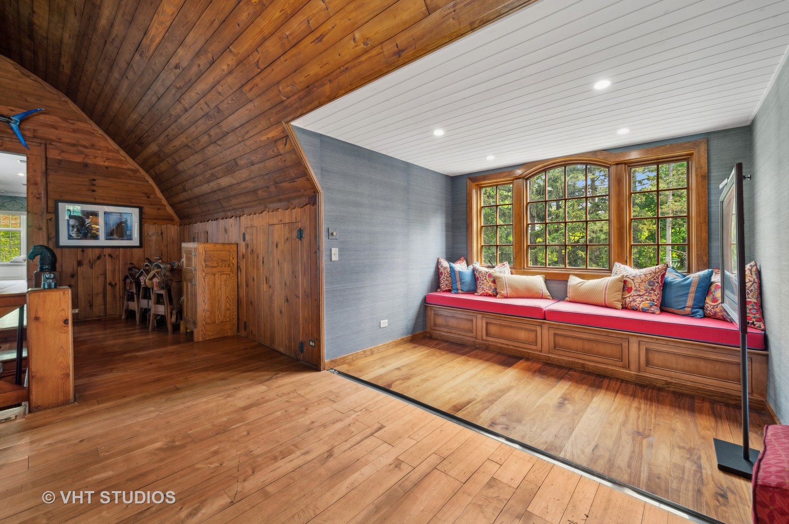 730 Glenview Road Glenview, IL 60025 - Photo 37 of 45 a bed room with a bed and a large window