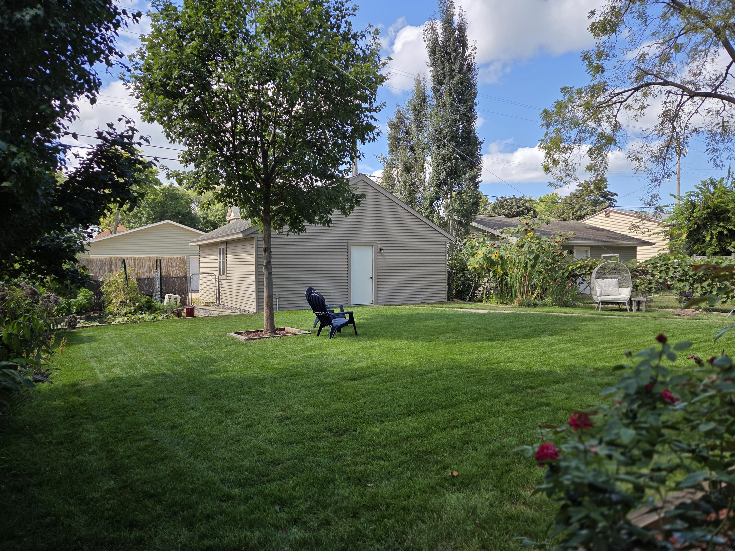 1212 7th Street South La Crosse, WI 54601 - Photo 29 of 37 summer