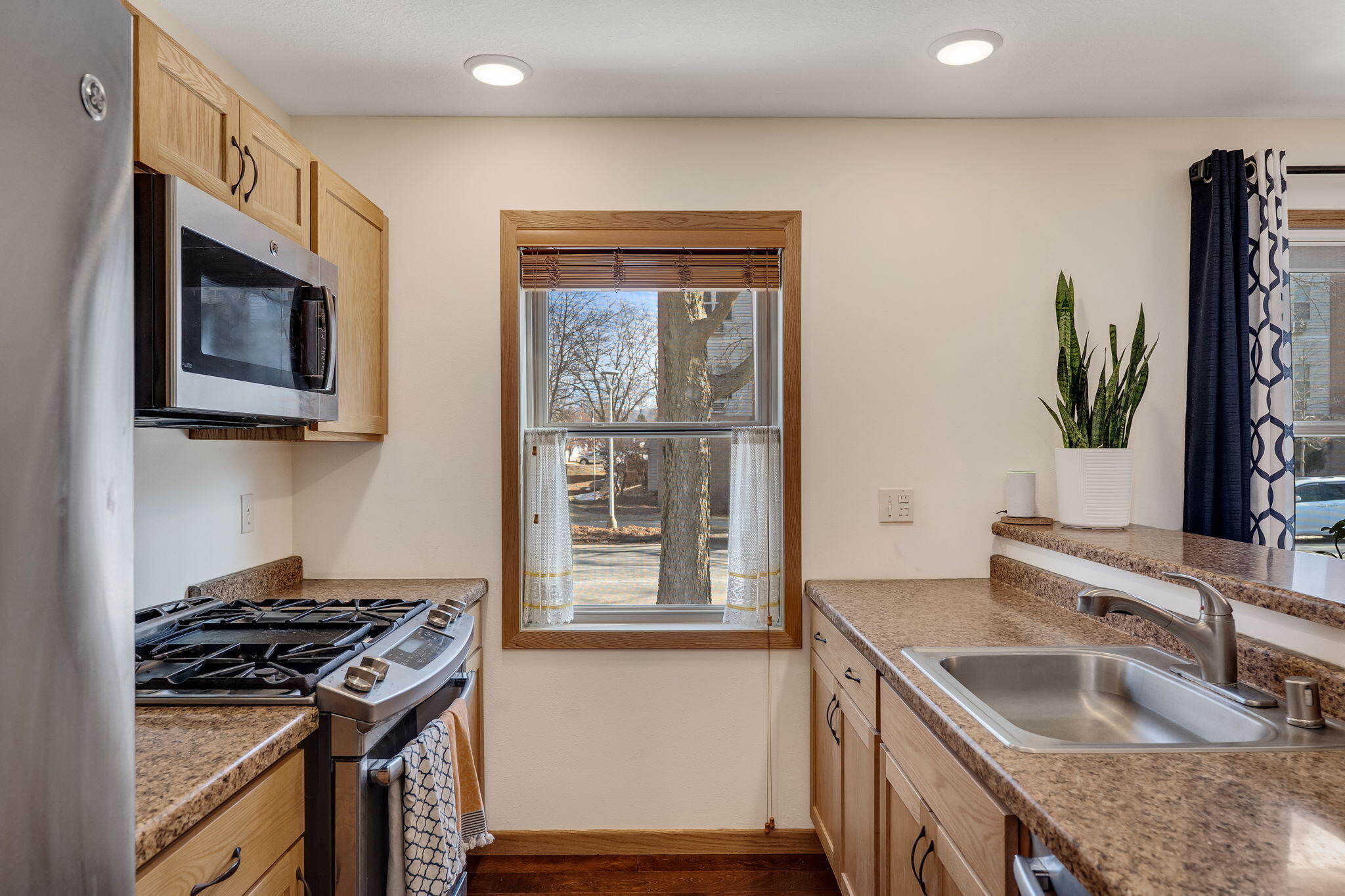 1212 7th Street South La Crosse, WI 54601 - Photo 9 of 37 Kitchen