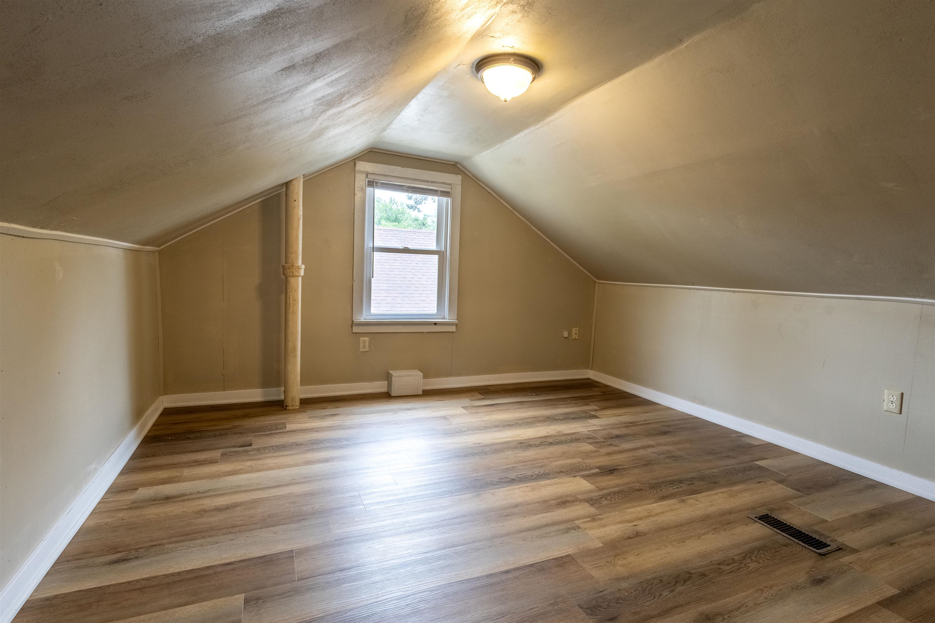 1862 Harrison Avenue Beloit, WI 53511 - Photo 15 of 18