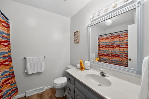 $250,000 | 725 Shawn Drive, Jefferson City, MO 65109