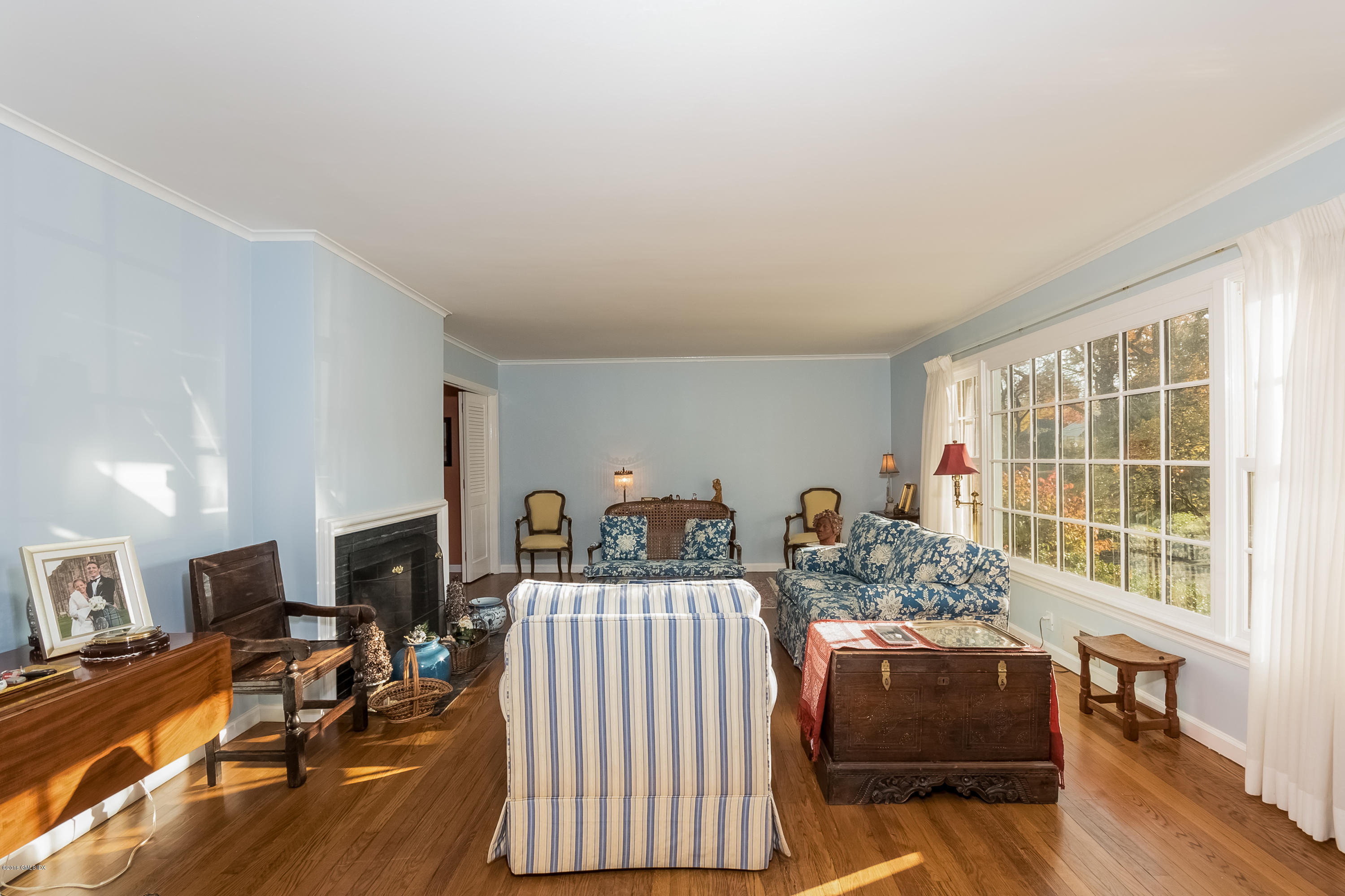 5 Palmer Terrace Riverside, CT 06878 - Photo 4 of 26 Living Room