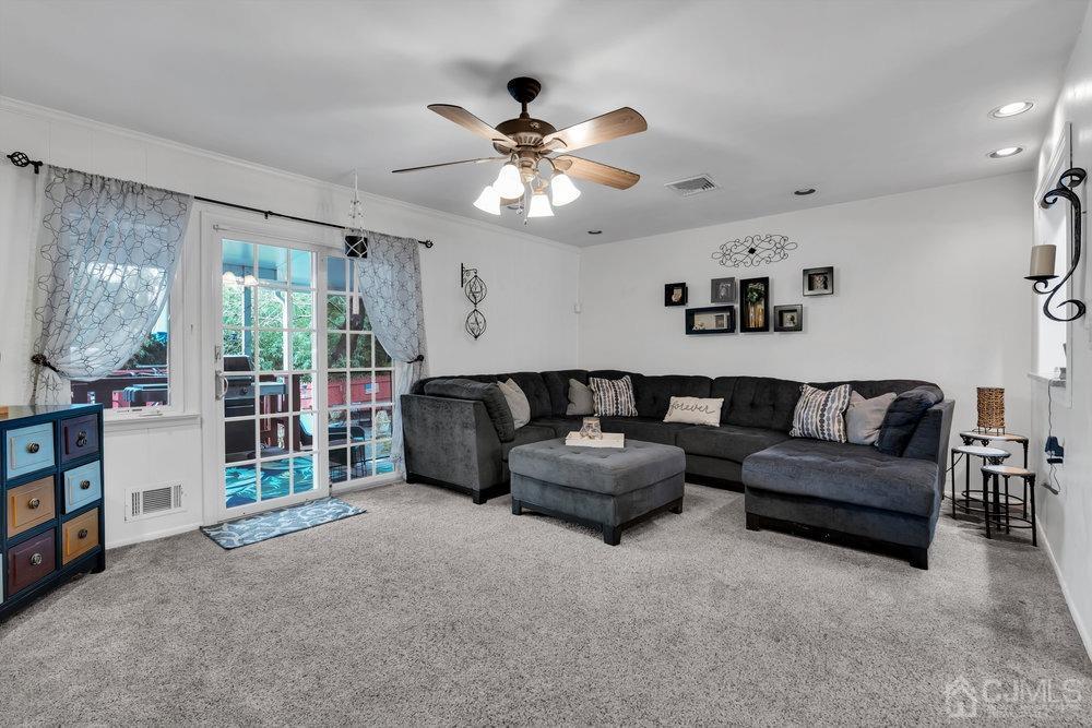 28 Ridgeview Road Jamesburg, NJ 08831 - Photo 9 of 46 Gallery Image 9
