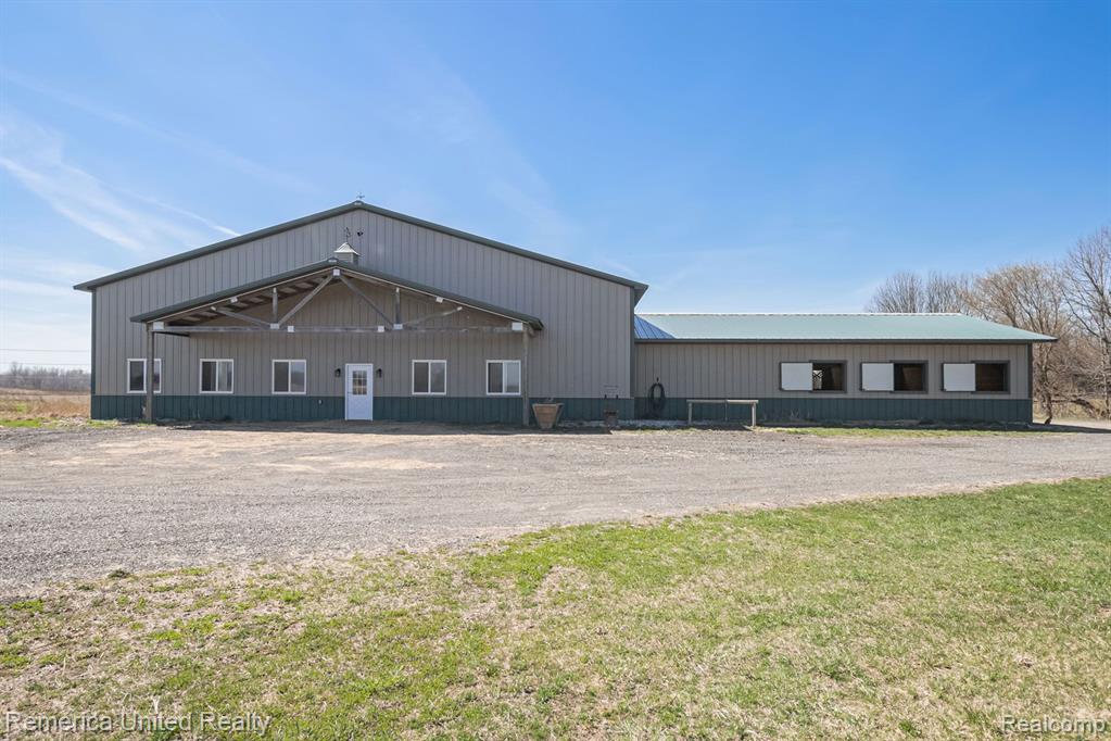 5600 Pingree Road Howell, MI 48843 - Photo 18 of 52