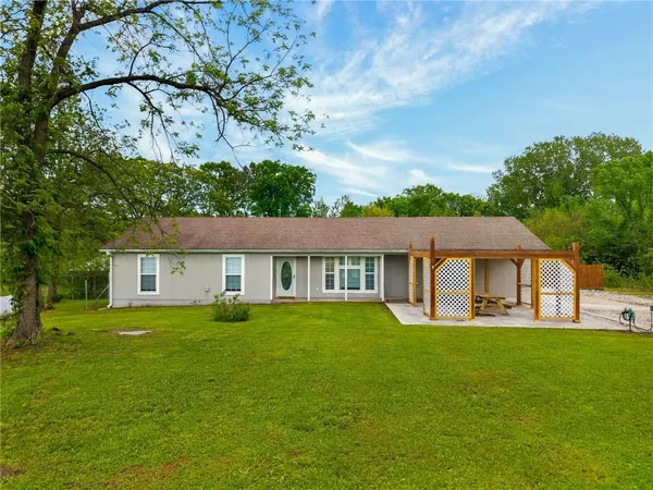 $365,000 | 429 Northwest 1601st Road, Kingsville, MO 64061