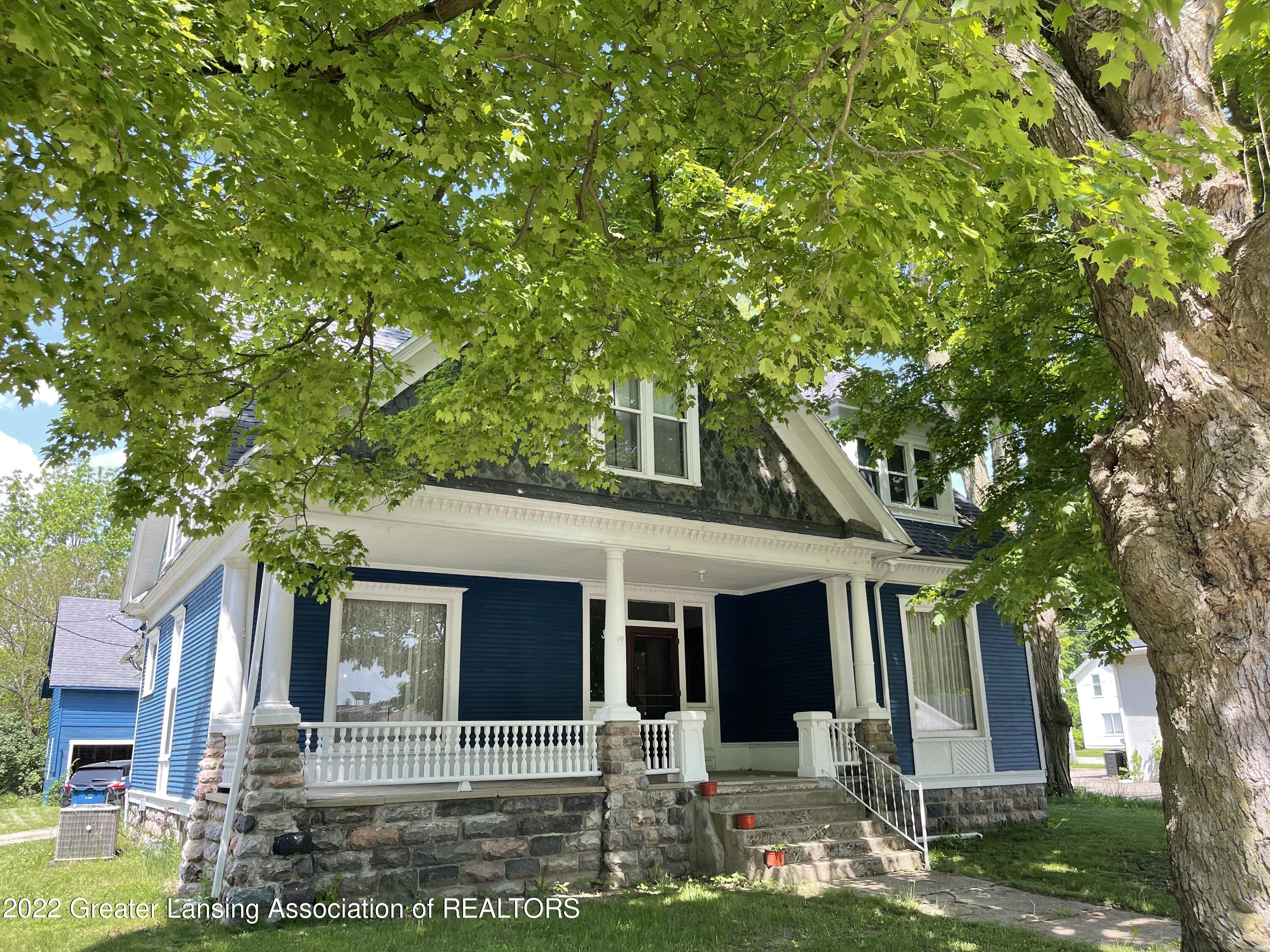 118 Maple Street Springport, MI 49284 - Photo 2 of 25 IMG_9333