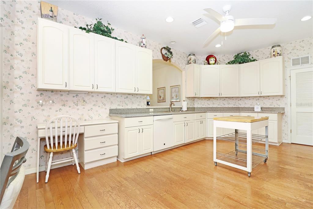 20631 Prince Ranier Place Leesburg, FL 34748 - Photo 10 of 49