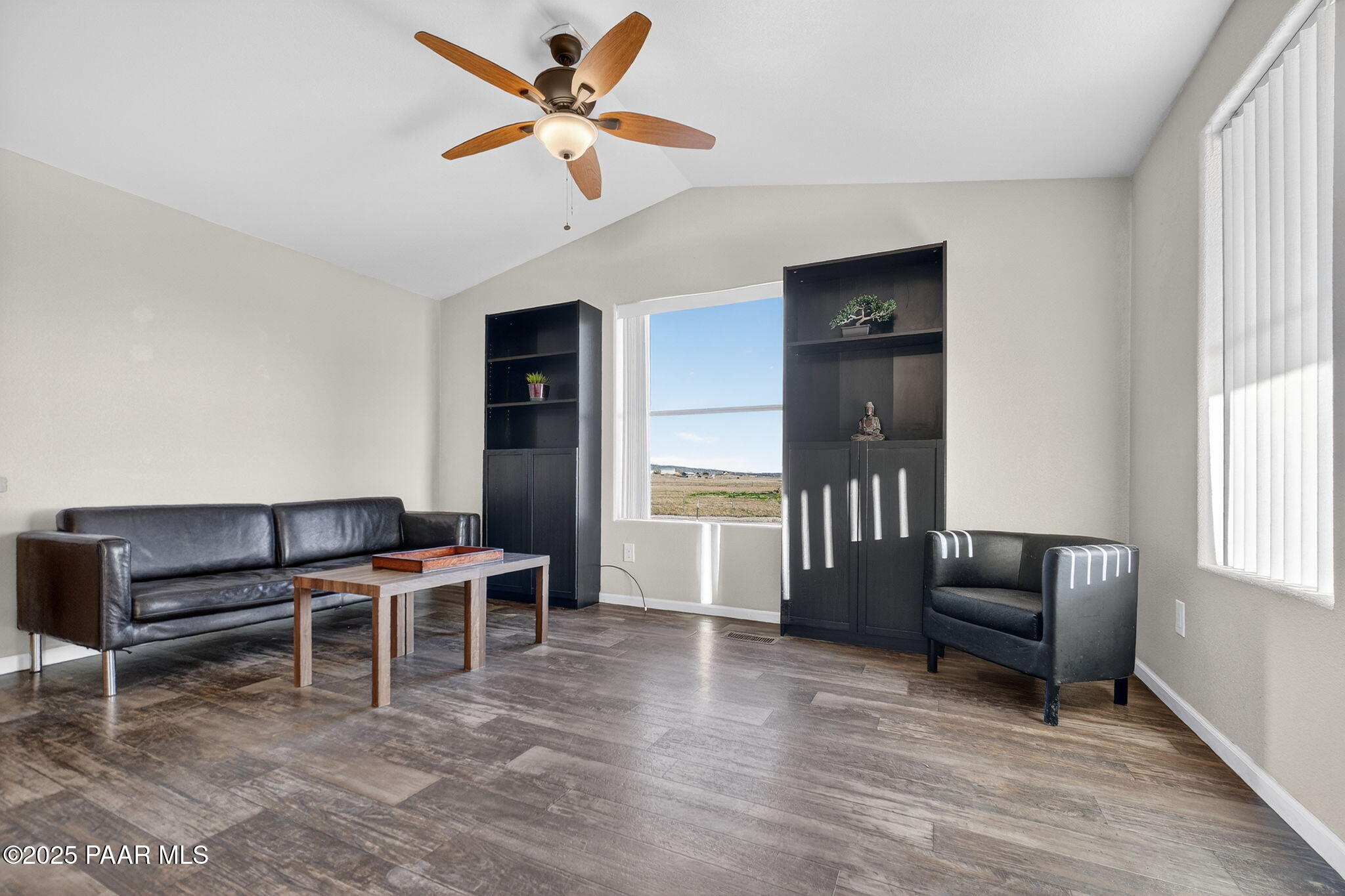 2690 West Pilots Rest Paulden, AZ 86334 - Photo 4 of 16 LIVING ROOM
