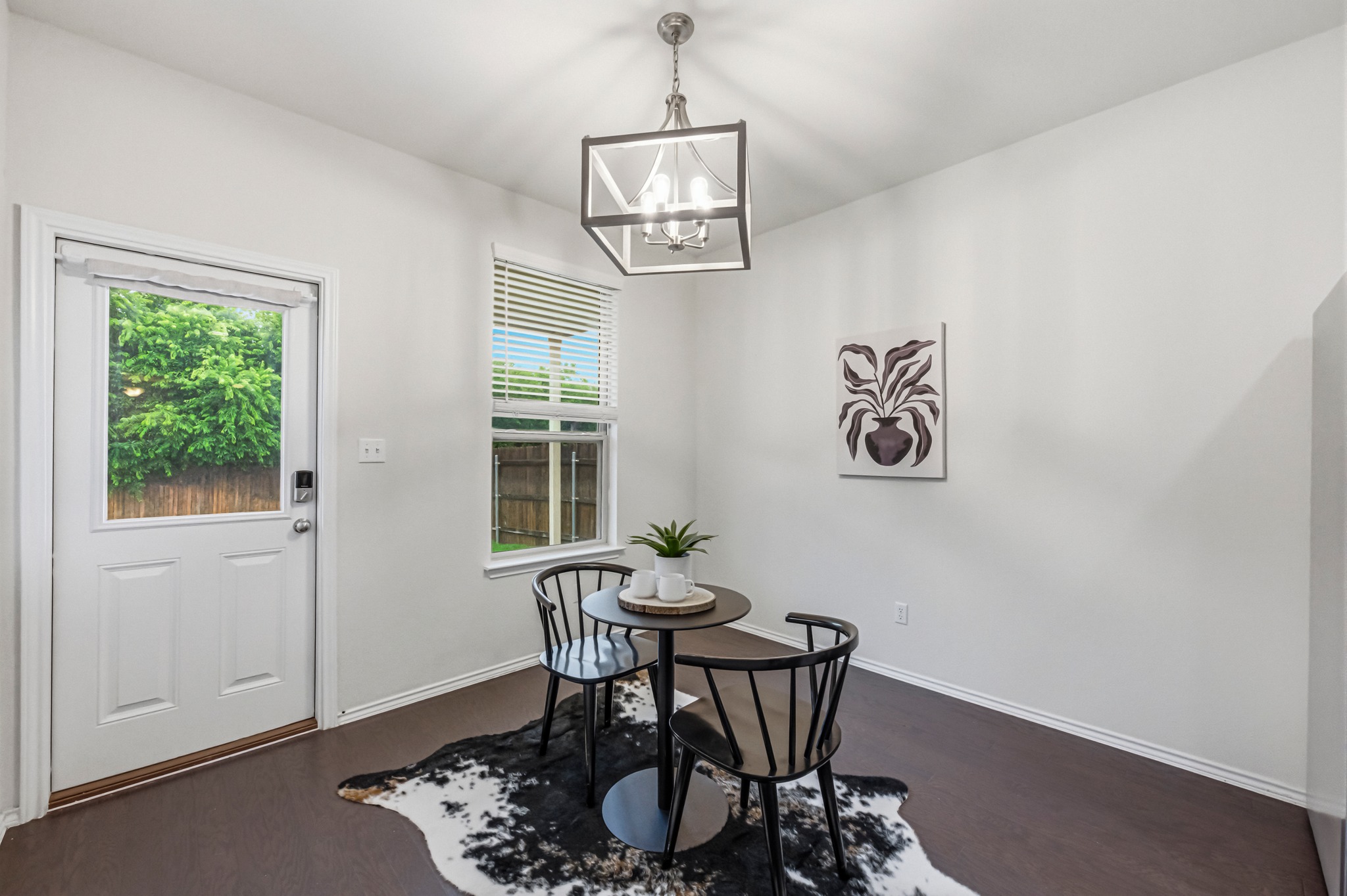 2124 Cliffbrake Way Georgetown, TX 78626 - Photo 9 of 31 Enjoy conversations overlooking the tranquil private yard.