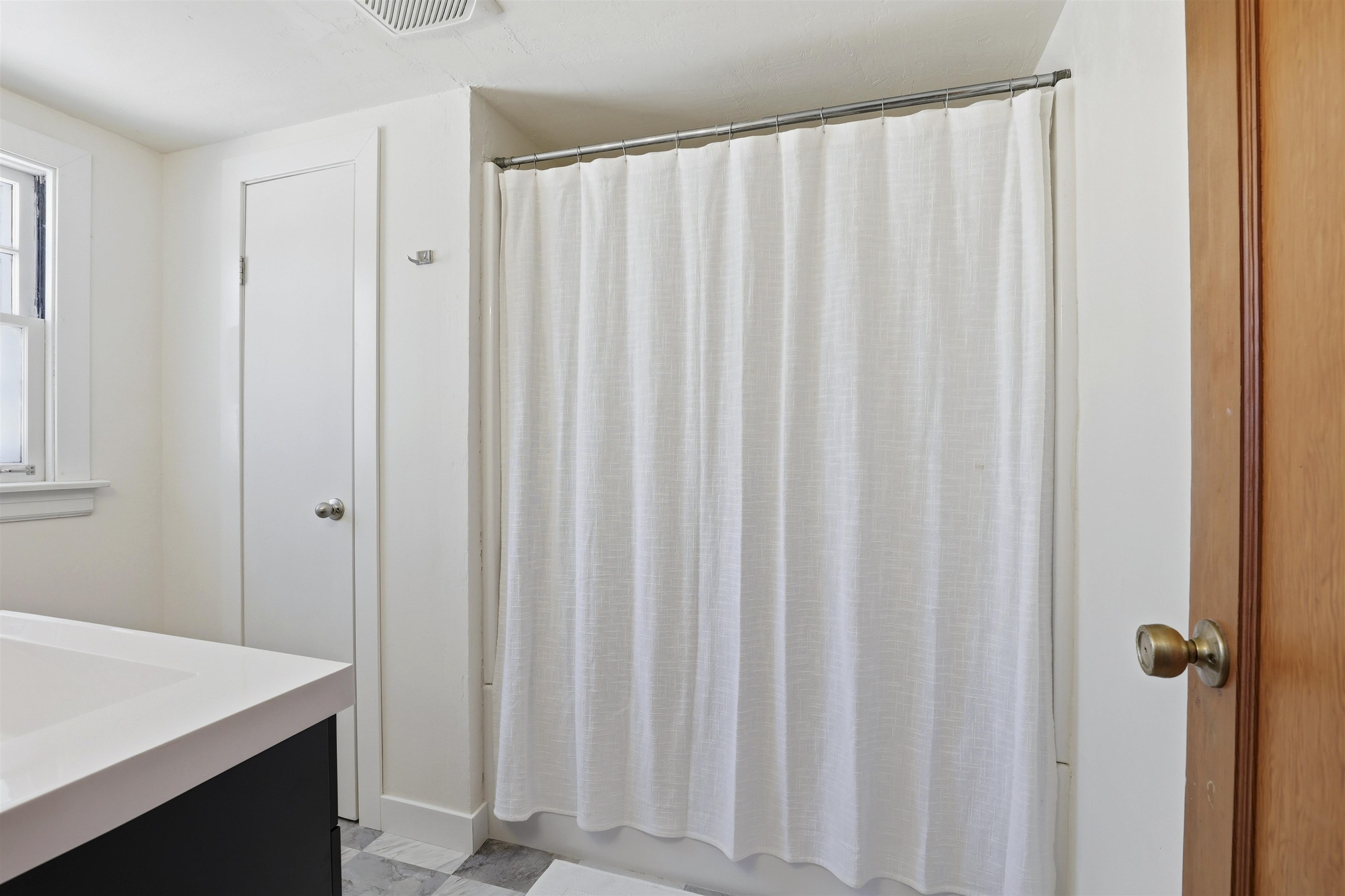 603 East Goodall Street Appleton, WI 54915 - Photo 11 of 26