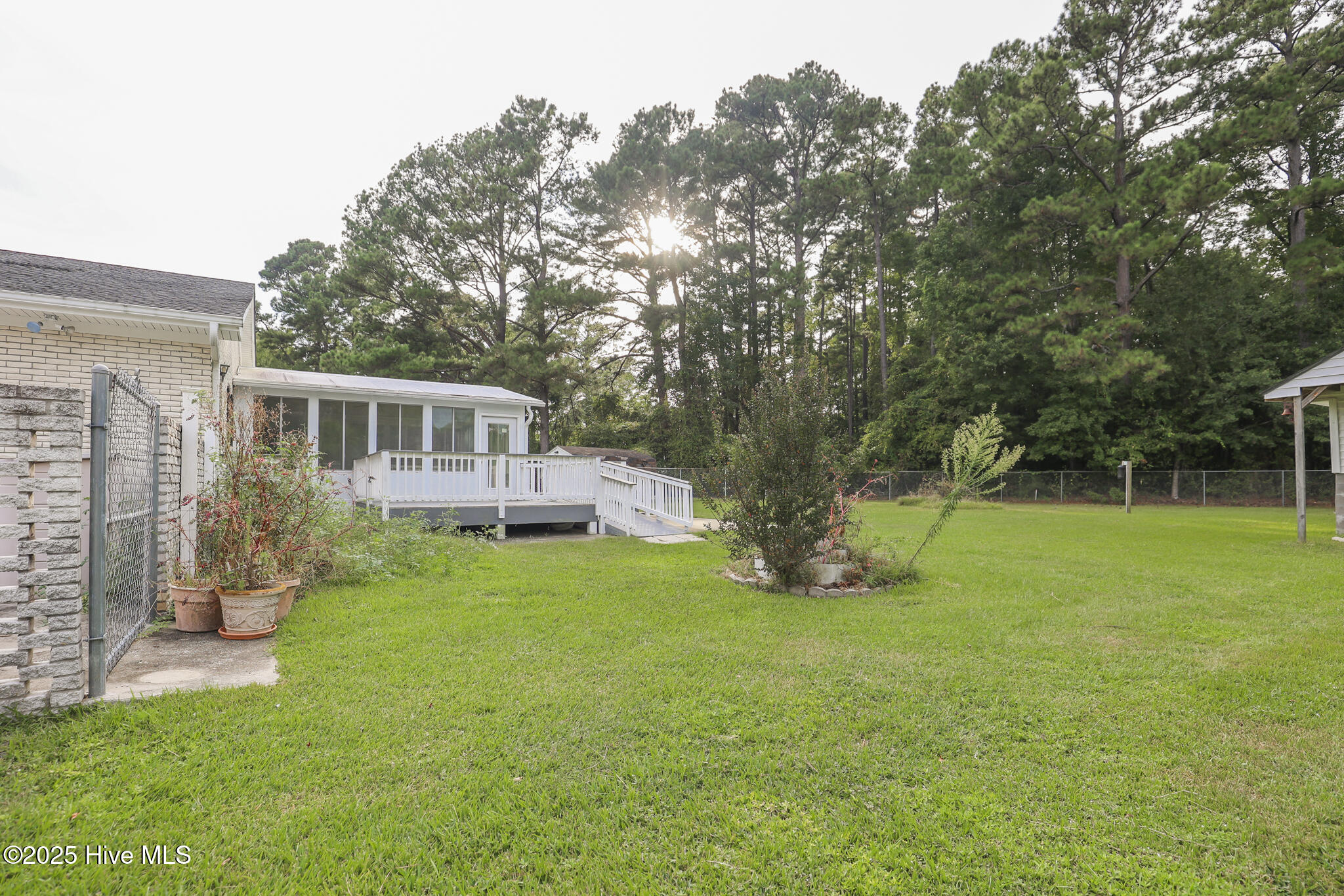 137 Cardinal Road Jacksonville, NC 28546 - Photo 49 of 61 137 Cardinal-55