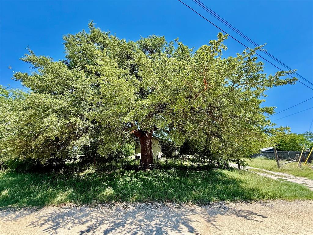 508 7th Street Hico, TX 76457 - Photo 15 of 17