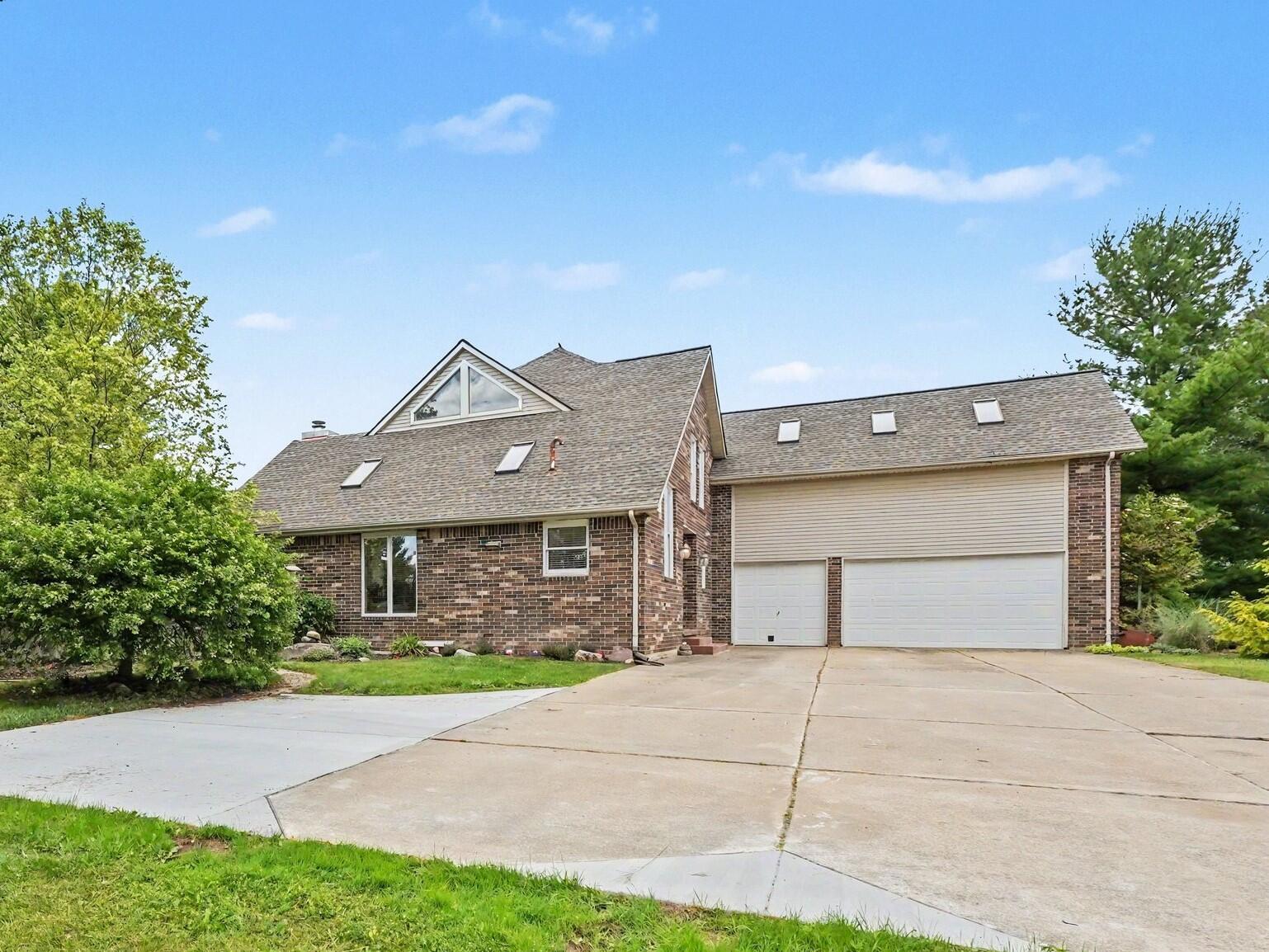8698 Warner Road Saline, MI 48176 - Photo 68 of 80 Exterior Driveway