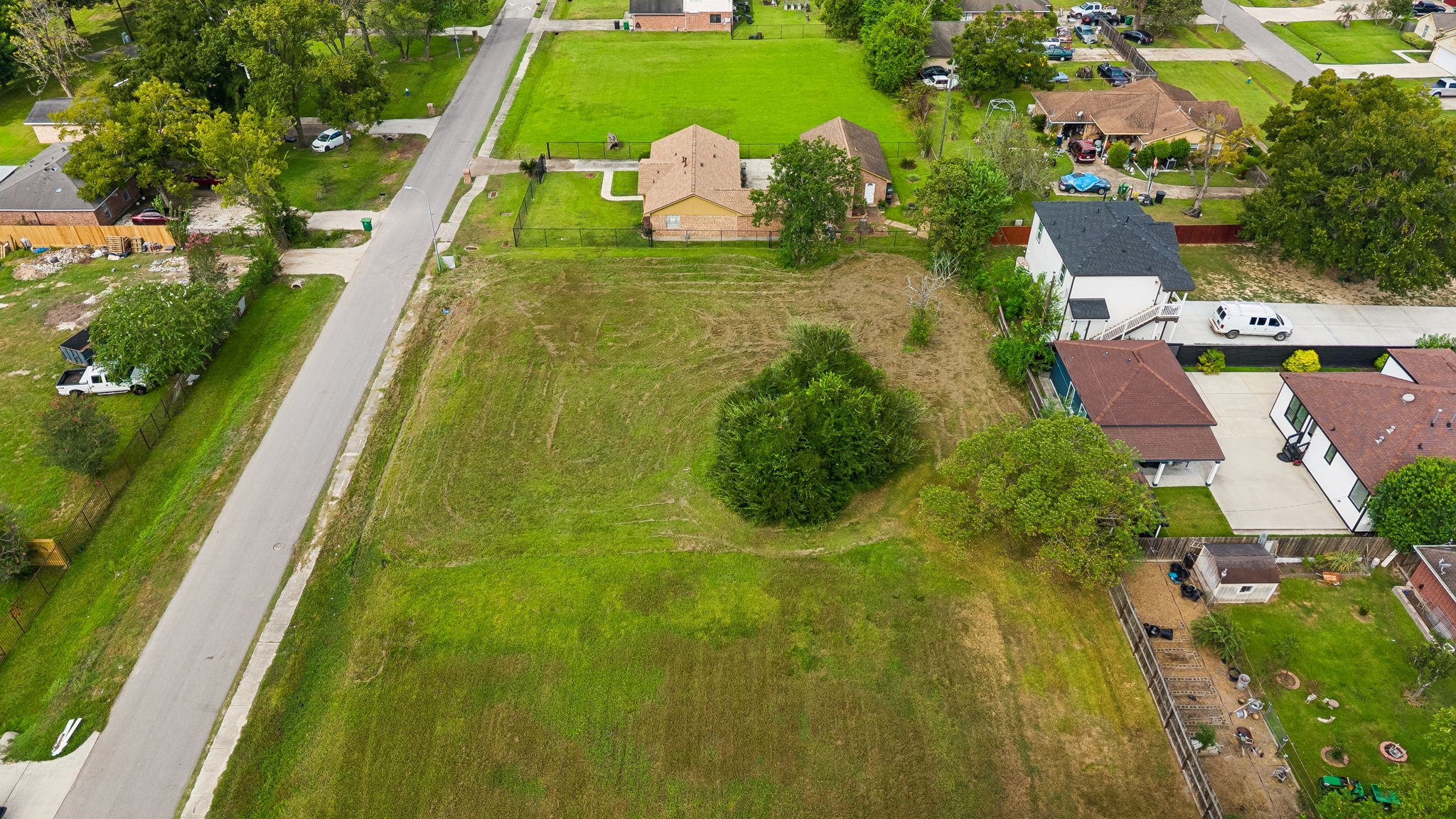 2830 Rigel Road Houston, TX 77088 - Photo 2 of 6 Gallery Image 2