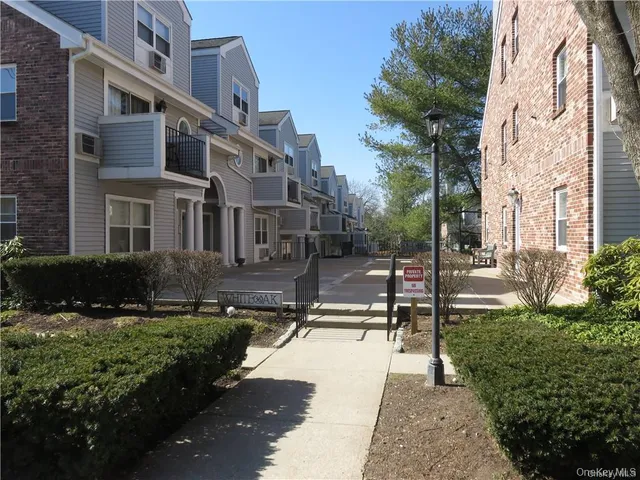 $2,700 | 36 Greenridge Avenue, Unit 110, White Plains, NY 10605