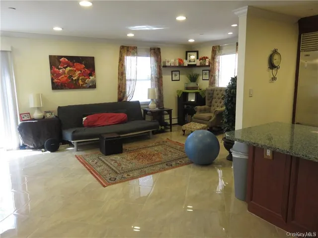 $2,700 | 36 Greenridge Avenue, Unit 110, White Plains, NY 10605