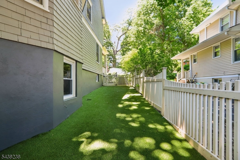 22 Oak Ridge Avenue Summit, NJ 07901 - Photo 38 of 38