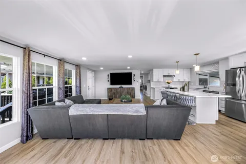 $199,880 | 5900 64th Street Northeast, Unit 6, Marysville, WA 98270