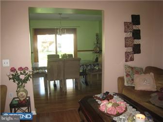 16 Dawn Road Levittown, PA 19056 - Photo 3 of 12 Gallery Image 3