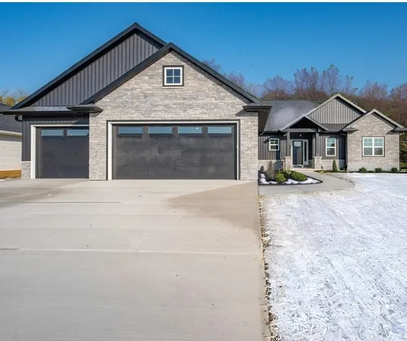$669,000 | 3578 East Hank Avenue, De Pere, WI 54115