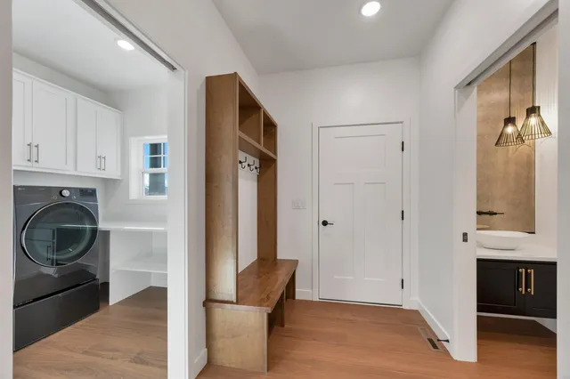 $669,000 | 3578 East Hank Avenue, De Pere, WI 54115