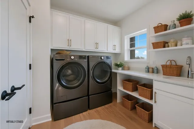 $669,000 | 3578 East Hank Avenue, De Pere, WI 54115