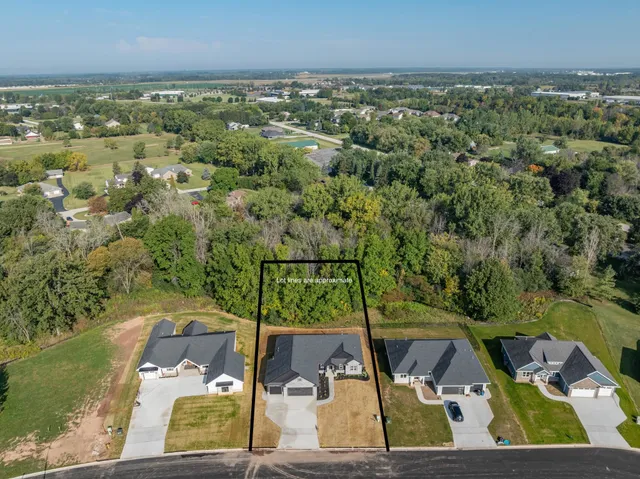 $669,000 | 3578 East Hank Avenue, De Pere, WI 54115