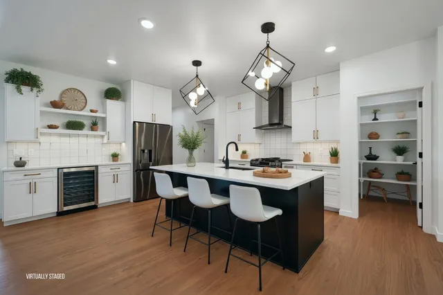 $669,000 | 3578 East Hank Avenue, De Pere, WI 54115