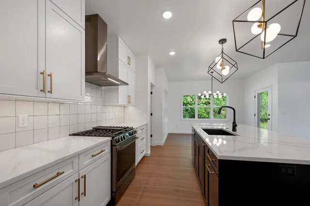 $669,000 | 3578 East Hank Avenue, De Pere, WI 54115