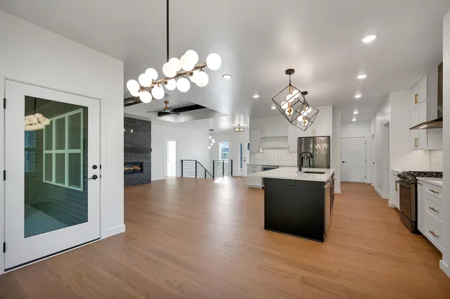 $669,000 | 3578 East Hank Avenue, De Pere, WI 54115