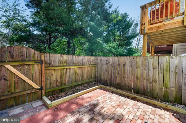 $375,000 | 13721 Flowing Brook Court, Chantilly, VA 20151