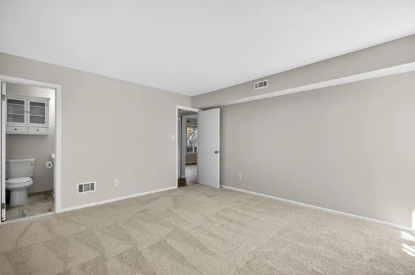 $375,000 | 13721 Flowing Brook Court, Chantilly, VA 20151