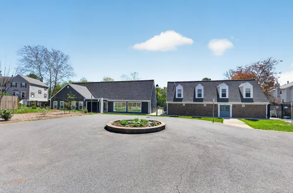 $375,000 | 13721 Flowing Brook Court, Chantilly, VA 20151