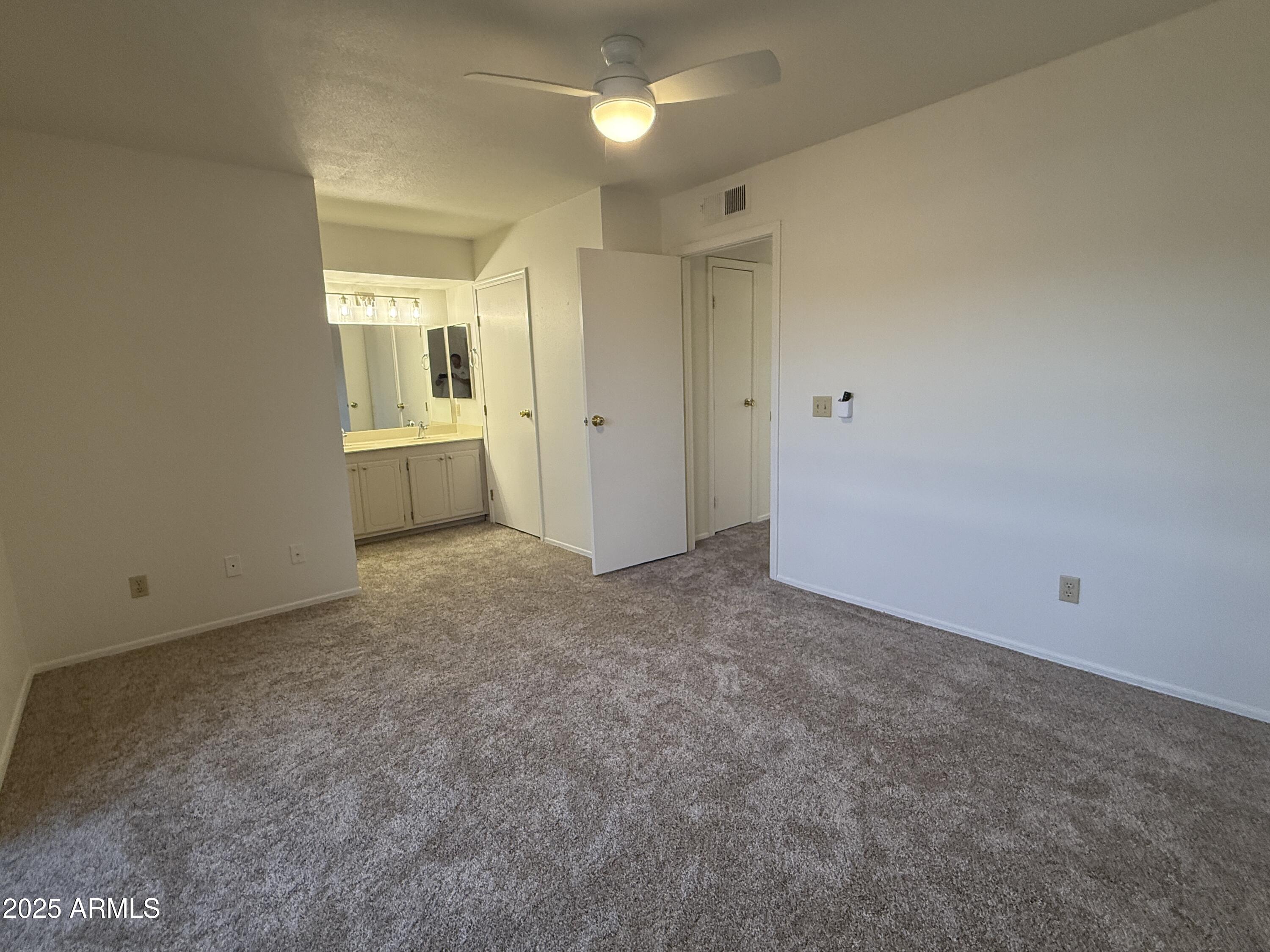 611 West 13th Street Tempe, AZ 85281 - Photo 11 of 30 a view of an empty room and window
