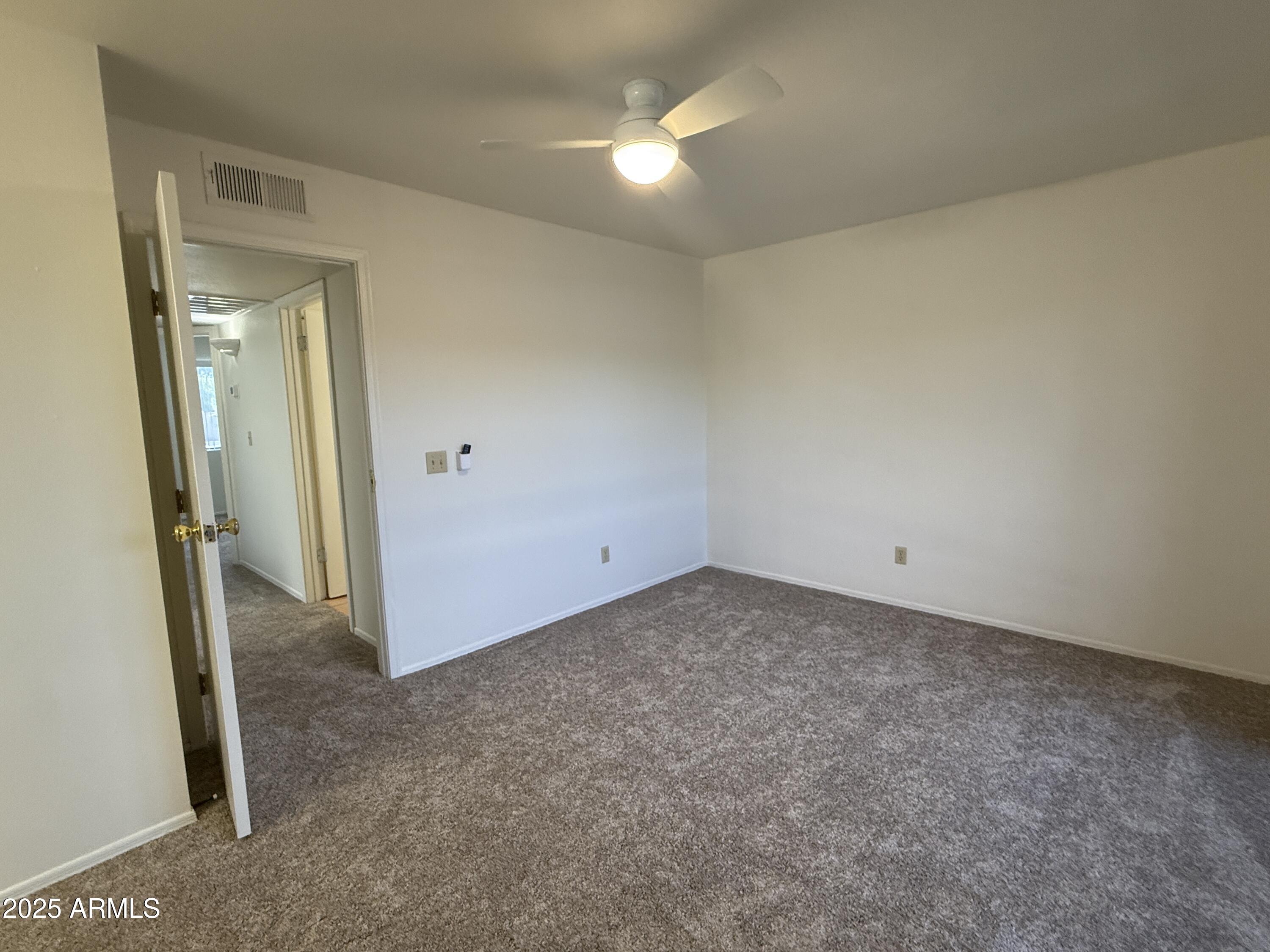 611 West 13th Street Tempe, AZ 85281 - Photo 12 of 30 an empty room with a mirror