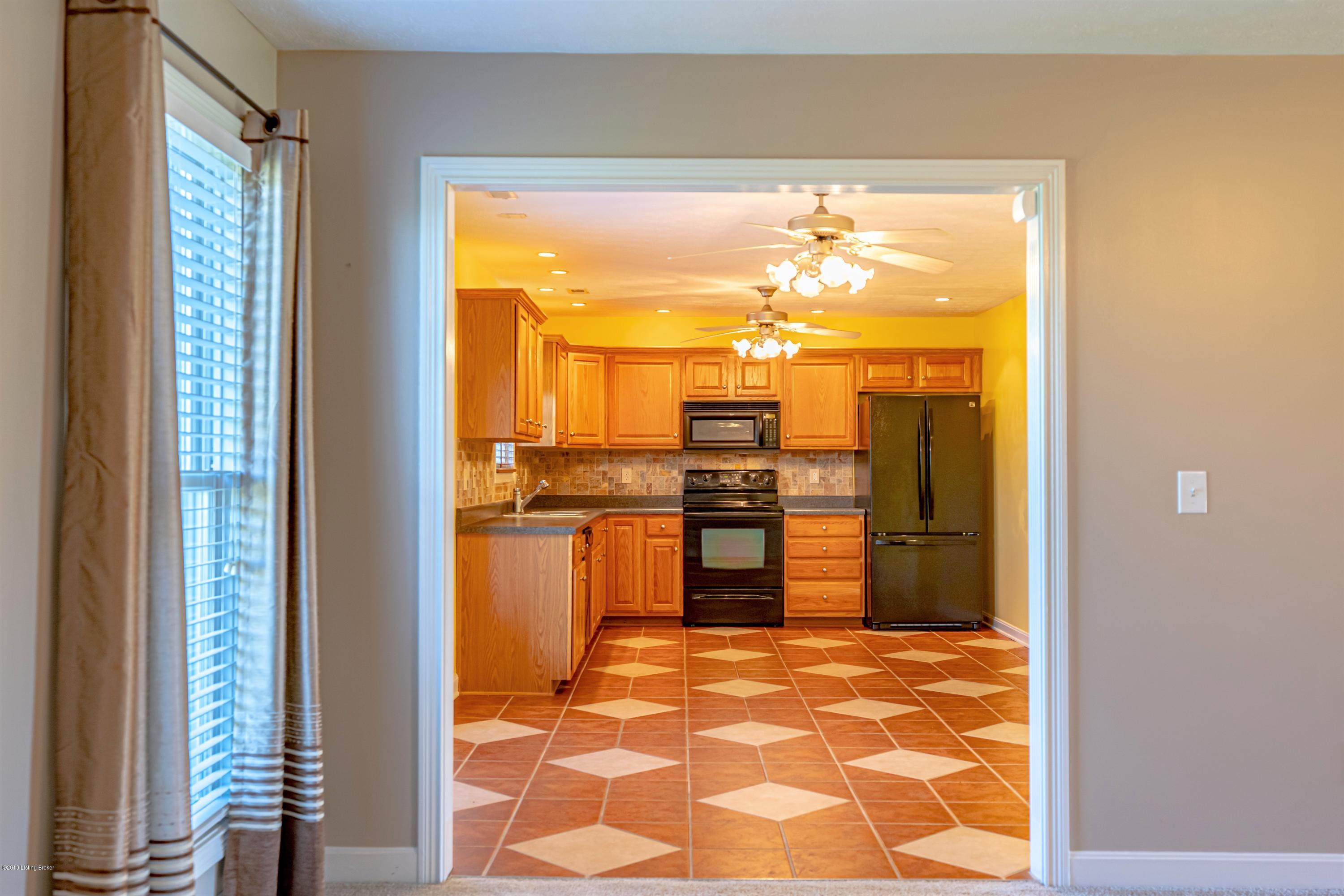21 Silverview Road Smithfield, KY 40068 - Photo 6 of 21 Kitchen