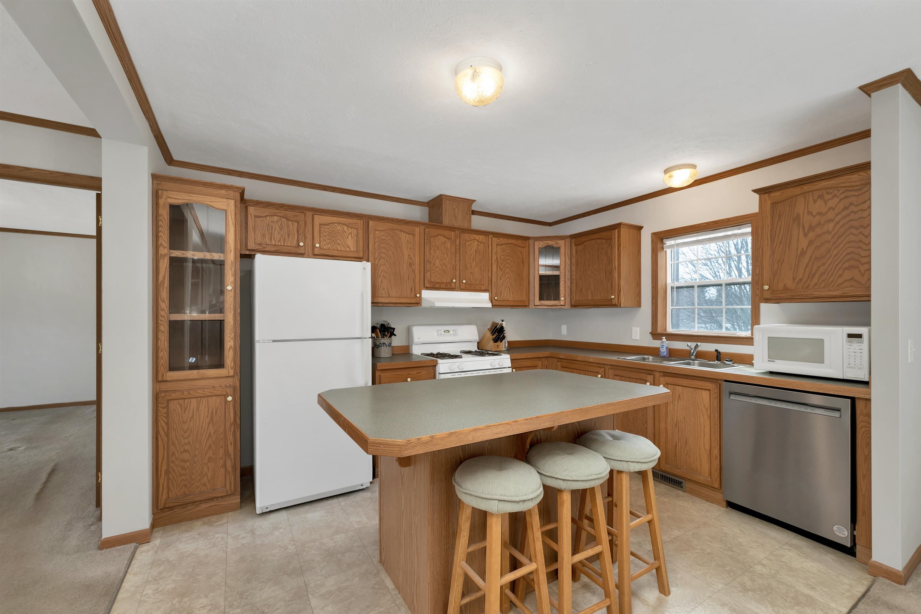 20 Timberline Drive Tilton, NH 03276 - Photo 3 of 49