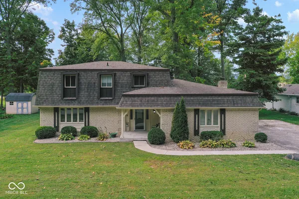 $314,900 | 412 Woodland W Drive, Greenfield, IN 46140