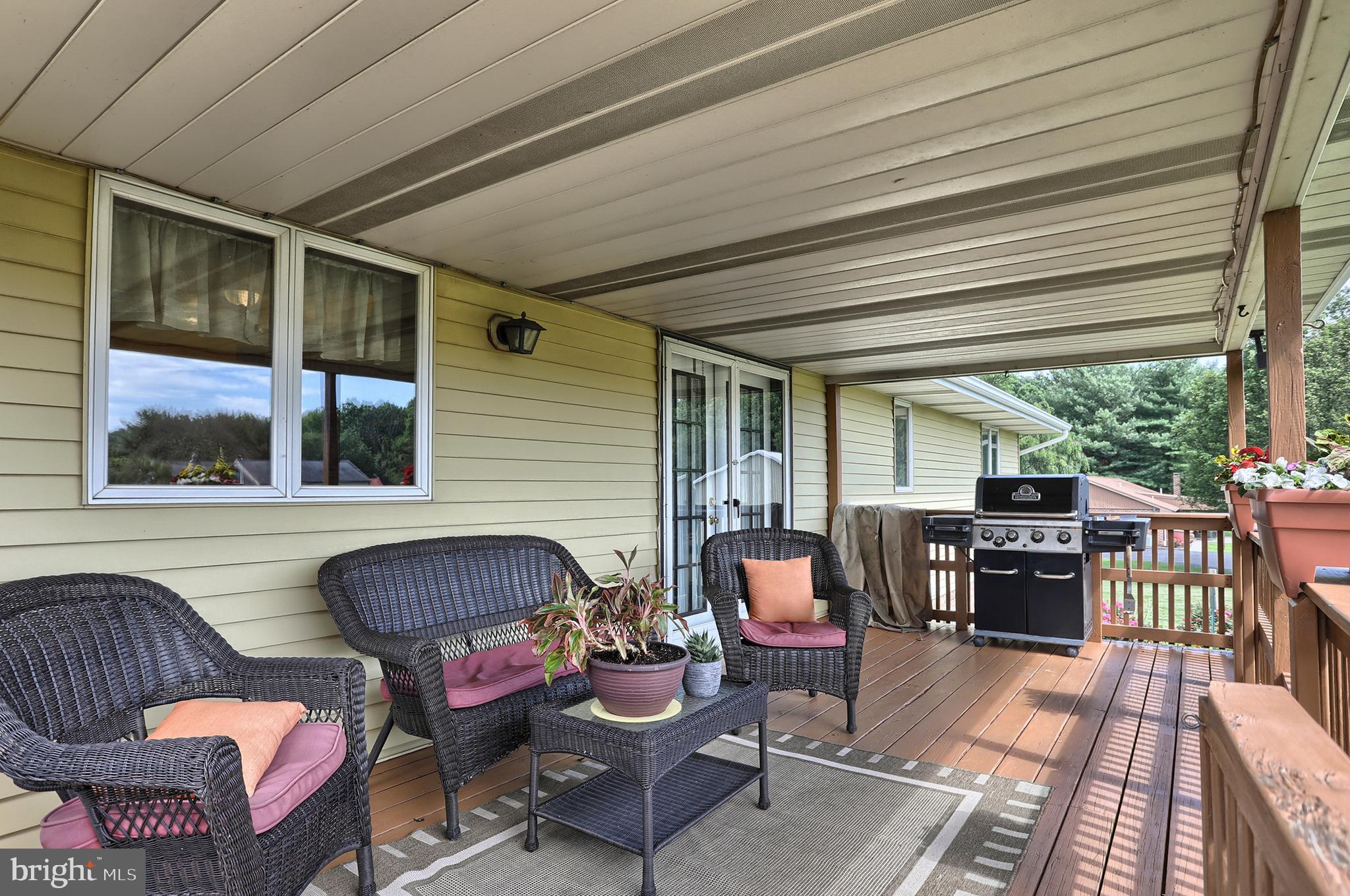 704 Church Road Manheim, PA 17545 - Photo 38 of 46 10x20 covered deck