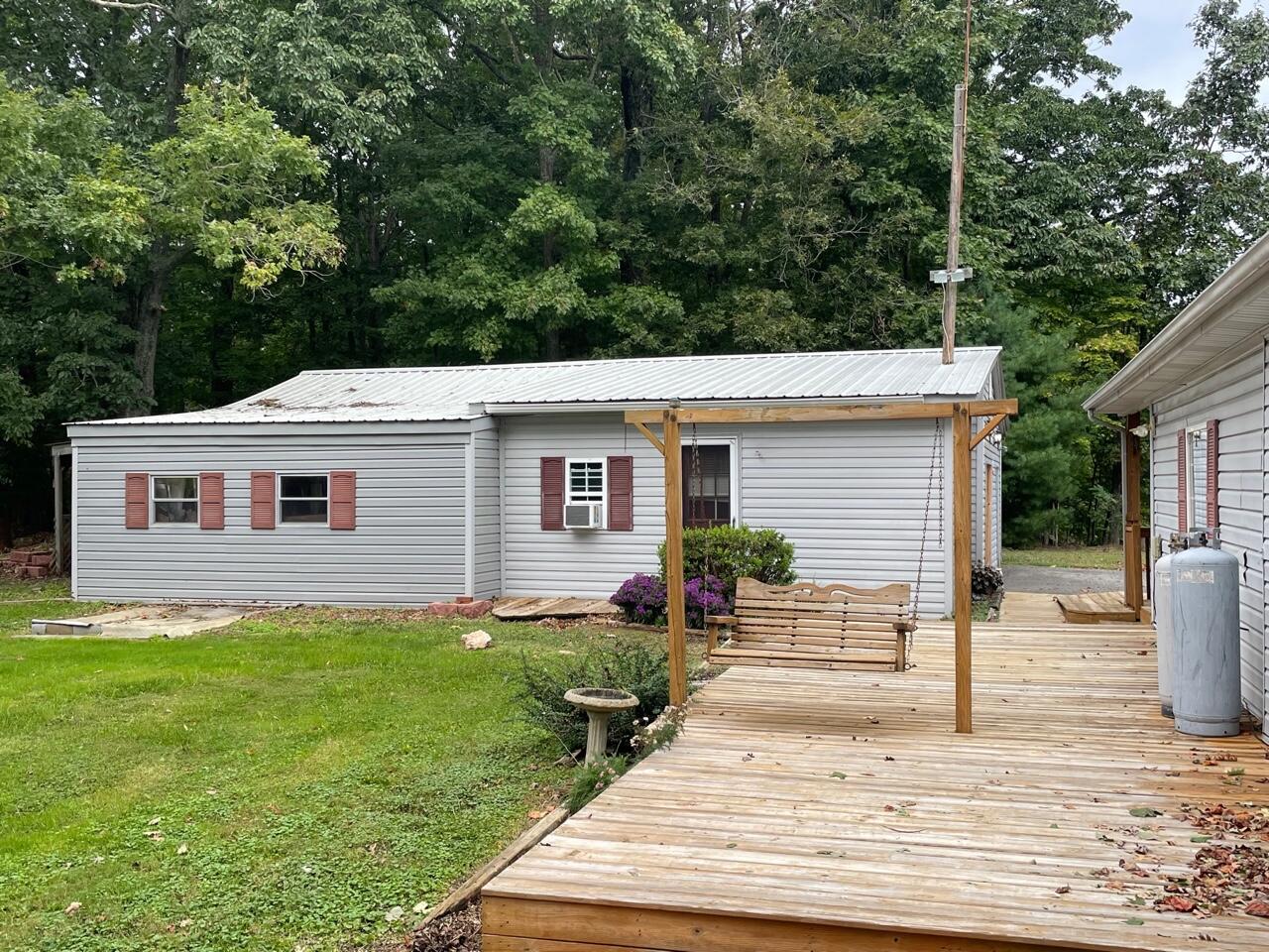 2727 Beech Mountain Road Ferrum, VA 24088 - Photo 22 of 24 Garage
