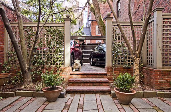 74 Chestnut Street Boston, MA 02108 - Photo 12 of 13 a view of a chairs and bench in a patio